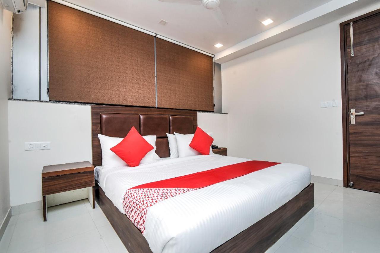 Oyo 23191 Flagship Hotel Raj Madan Ameerpet Гайдарабад Екстер'єр фото