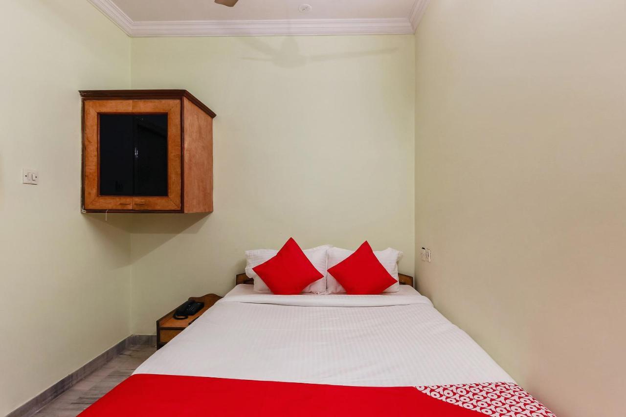 Oyo 23191 Flagship Hotel Raj Madan Ameerpet Гайдарабад Екстер'єр фото