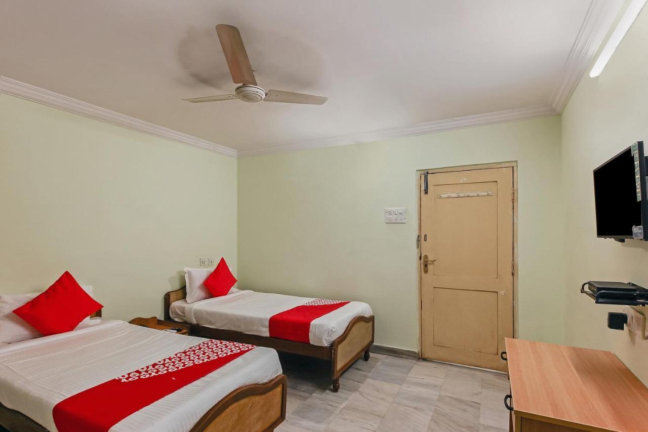 Oyo 23191 Flagship Hotel Raj Madan Ameerpet Гайдарабад Екстер'єр фото