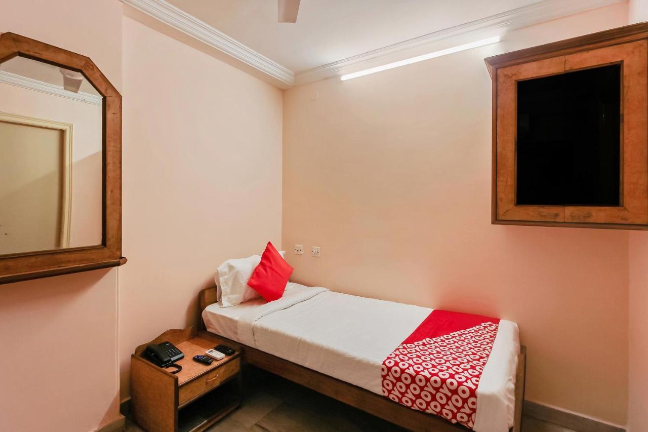 Oyo 23191 Flagship Hotel Raj Madan Ameerpet Гайдарабад Екстер'єр фото