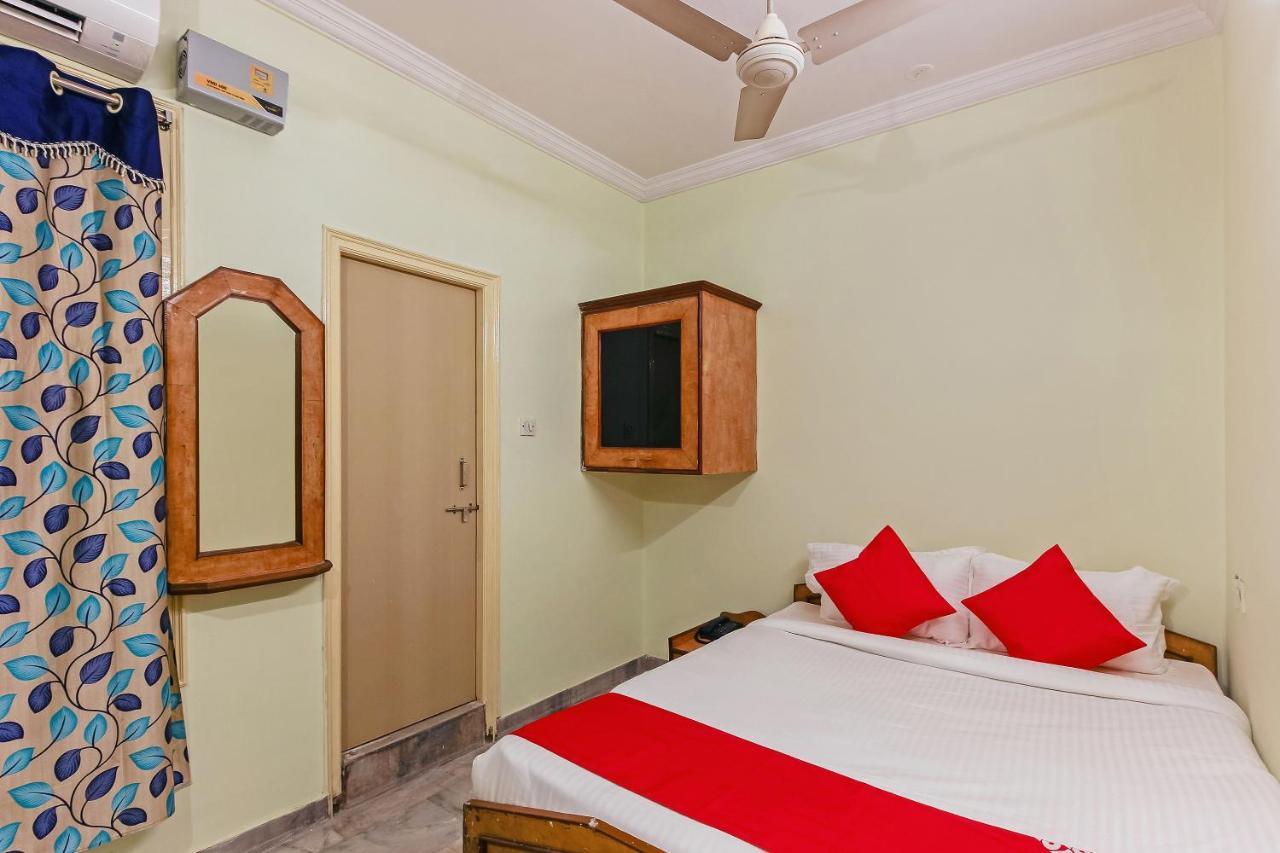 Oyo 23191 Flagship Hotel Raj Madan Ameerpet Гайдарабад Екстер'єр фото