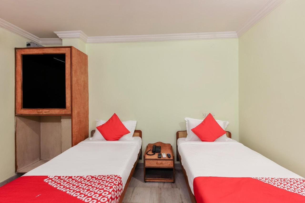 Oyo 23191 Flagship Hotel Raj Madan Ameerpet Гайдарабад Екстер'єр фото