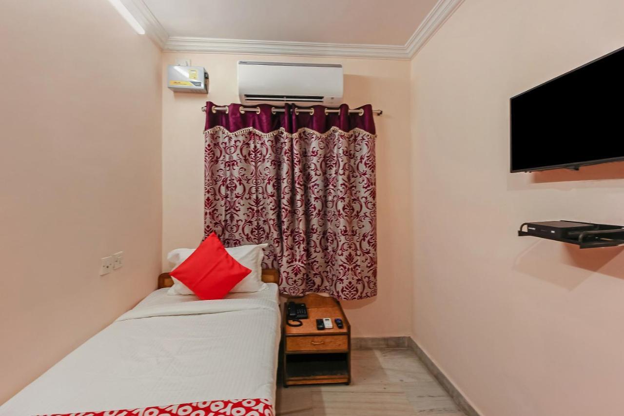 Oyo 23191 Flagship Hotel Raj Madan Ameerpet Гайдарабад Екстер'єр фото