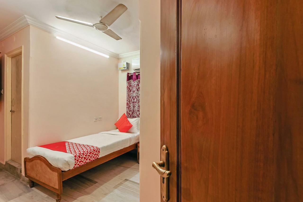 Oyo 23191 Flagship Hotel Raj Madan Ameerpet Гайдарабад Екстер'єр фото