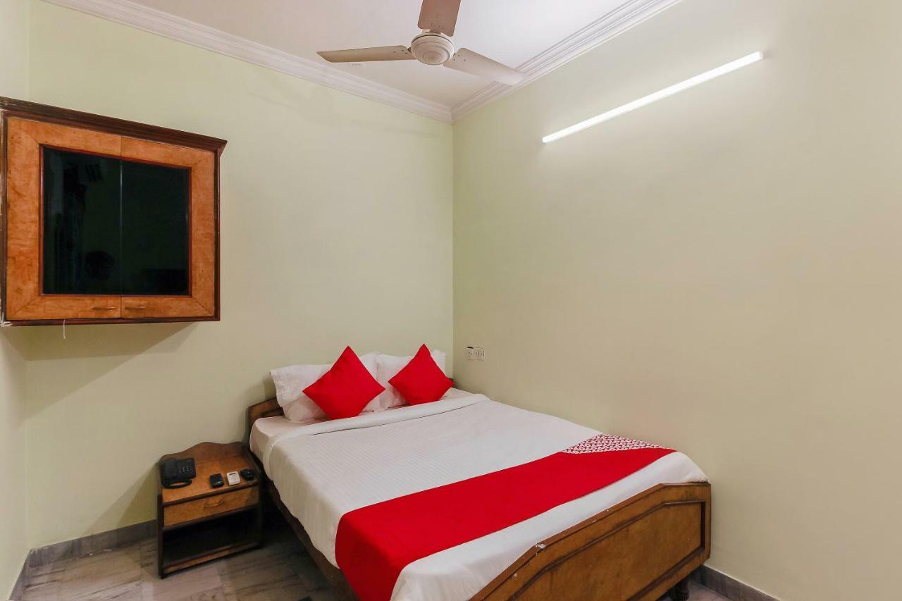 Oyo 23191 Flagship Hotel Raj Madan Ameerpet Гайдарабад Екстер'єр фото